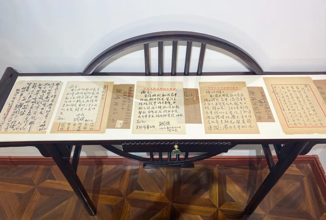  此此次展览还展出谢老与部分友人的信札。本次展于2023年1月18日结束，免费对外开放，欢迎大家参观指导！(图25)