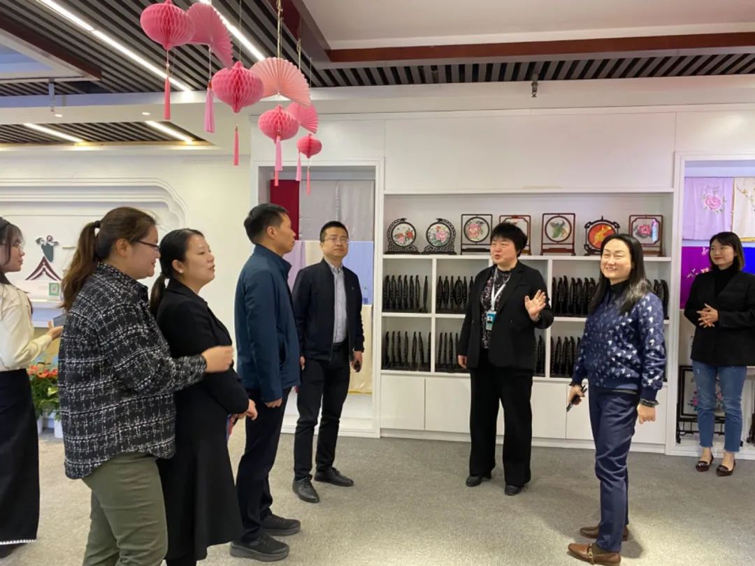 藏·新闻丨辖区书记莅临，提供精准帮扶(图2)