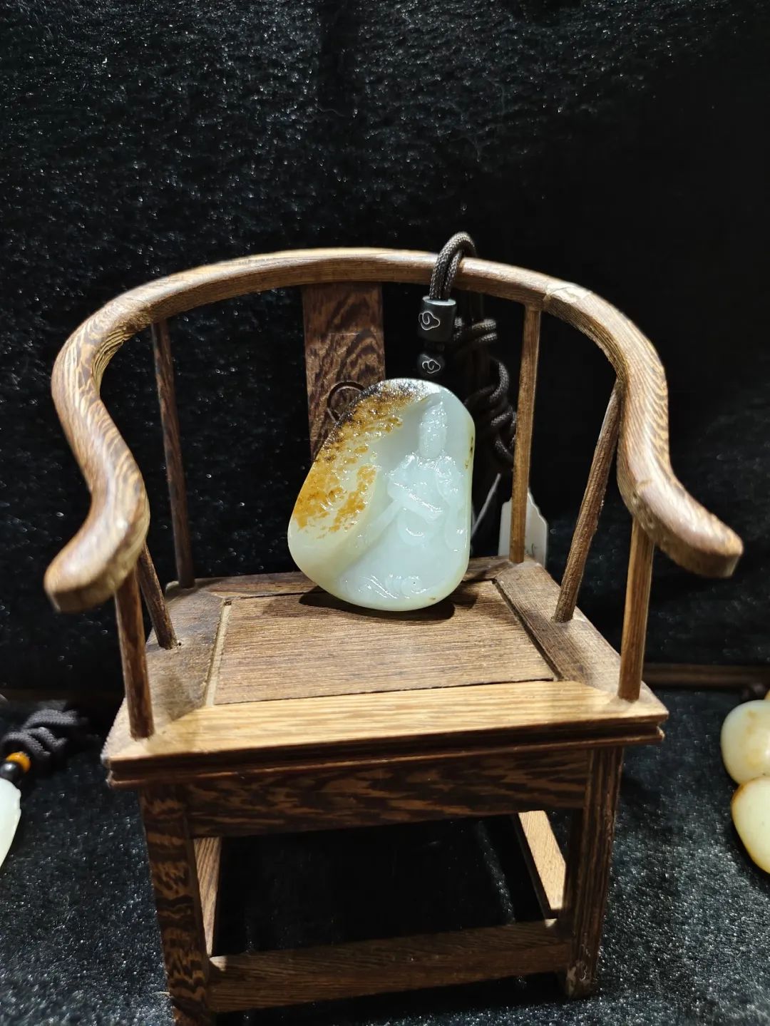 藏×玉 | 痴迷的籽玉群主——安民(图1)