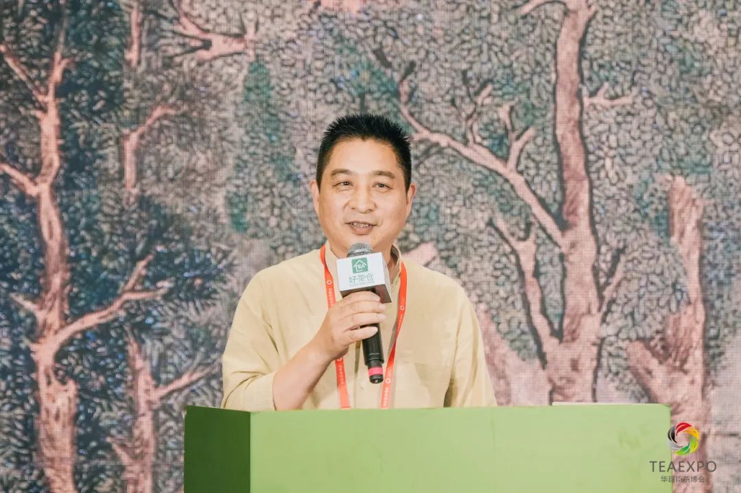 天下收藏携手华巨臣 走进郑州国际会展中心(图5) 天下收藏携手华巨臣 走进郑州国际会展中心(图5)