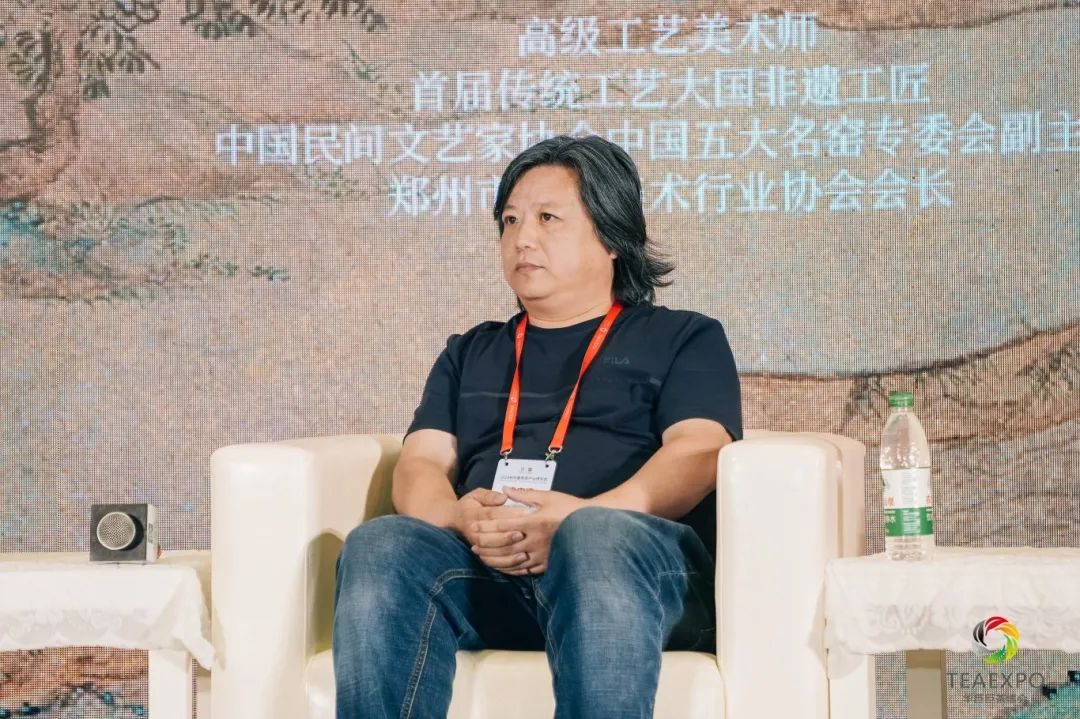 天下收藏携手华巨臣 走进郑州国际会展中心(图14) 天下收藏携手华巨臣 走进郑州国际会展中心(图14)
