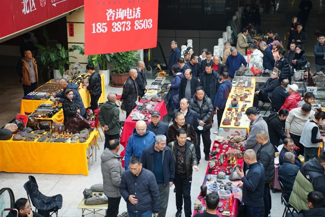 第19届晋陕豫苏艺术品博览交流会在郑州天下收藏文化街盛大开幕 市民藏品交流会每周五定期举办(图14)