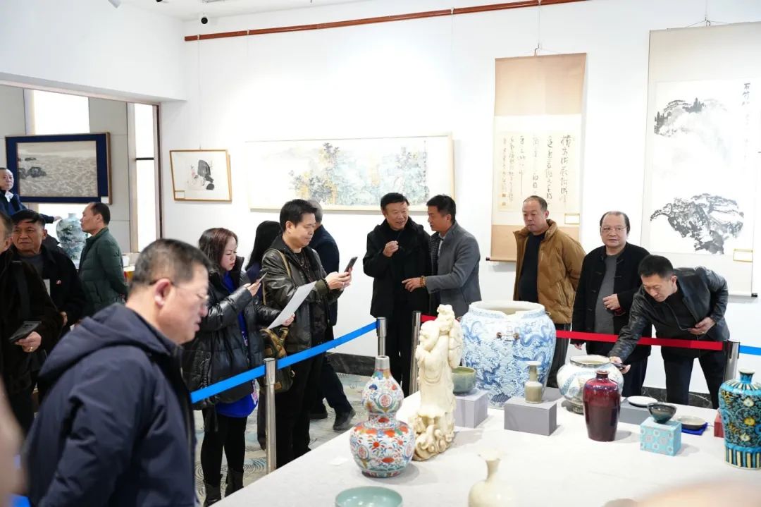 河南省收藏家协会三十周年收藏成果展暨2025年年会在郑州天下收藏文化街成功举办(图3)