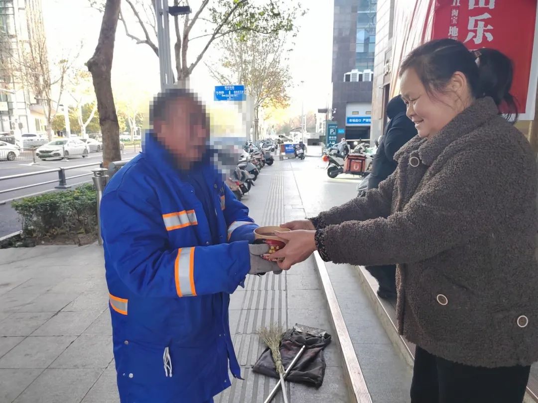 藏•活动丨腊八粥里年味浓，天下收藏文化街暖粥迎客活动圆满落幕(图10)