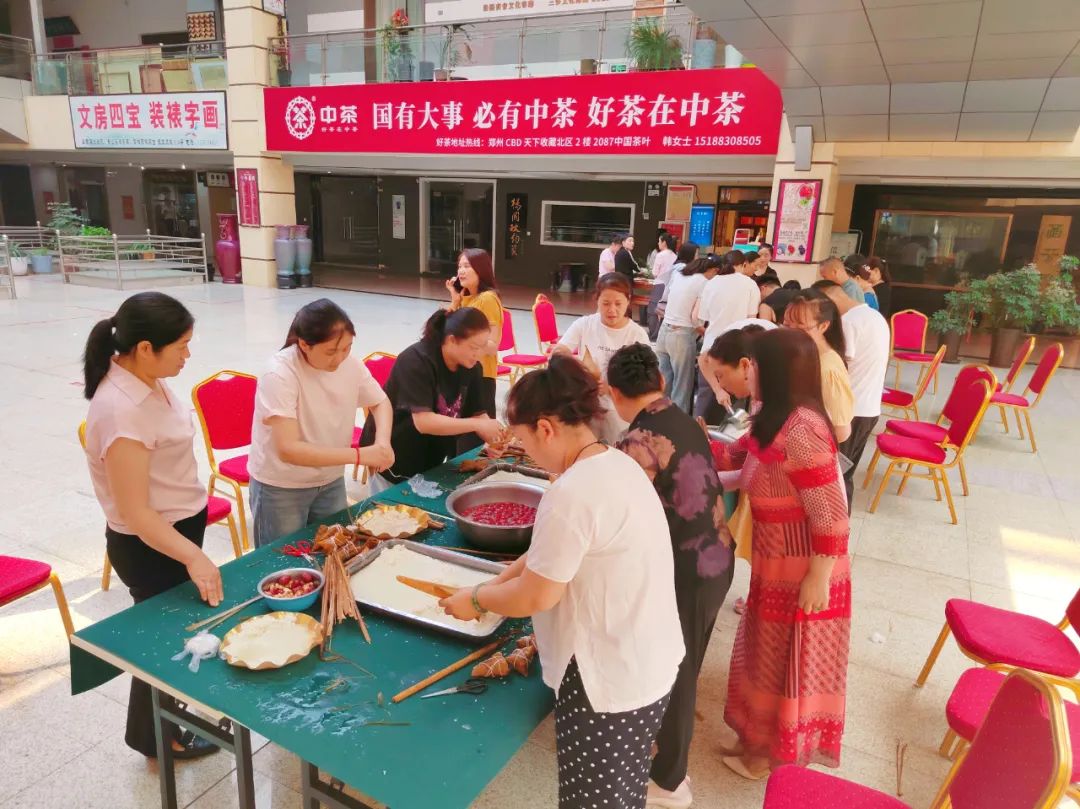 粽叶飘香迎端午，文化街里情意浓——郑州天下收藏文化街端午暖心活动圆满举行(图1)