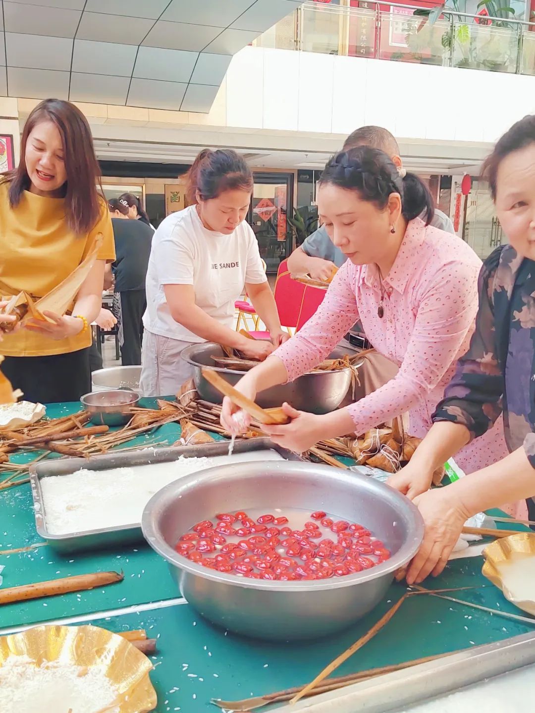 粽叶飘香迎端午，文化街里情意浓——郑州天下收藏文化街端午暖心活动圆满举行(图5)