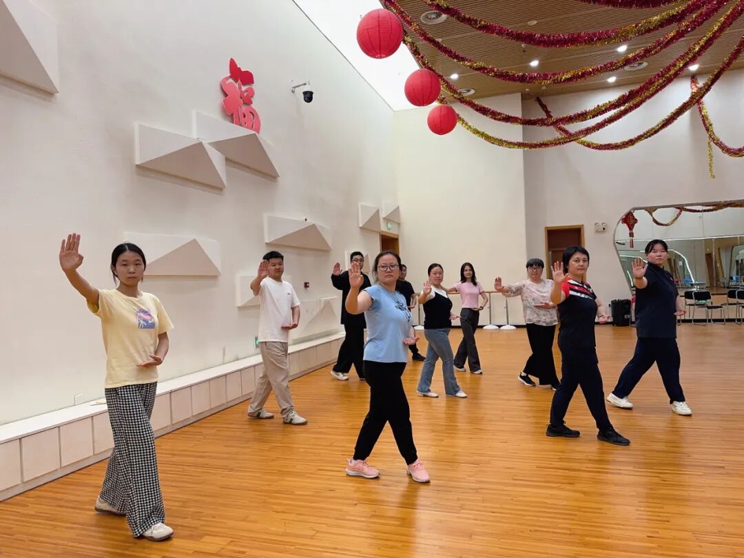 重磅 | 2025 年郑州 “四季星光” 市民艺术夜校（秋季班）正式启动！天下收藏教学点邀您来报名(图5)