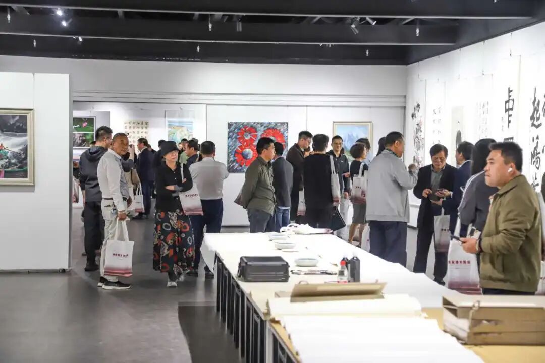 同心出彩 幸福黄河——庆祝民建成立80周年艺术作品展开幕(图8)