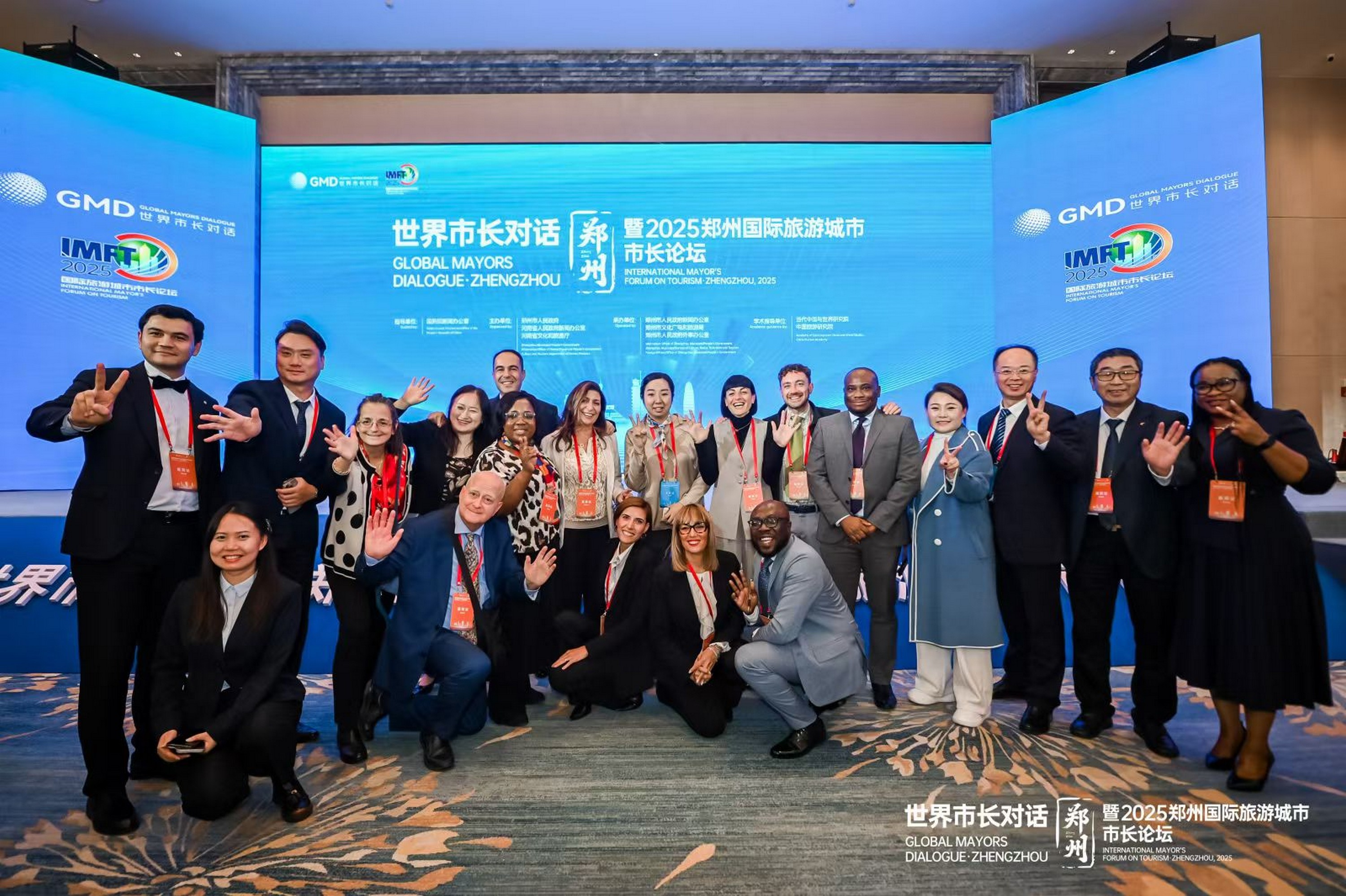 天下收藏携非遗市集出圈礼敬全球市长论坛，展中原非遗风华(图3)