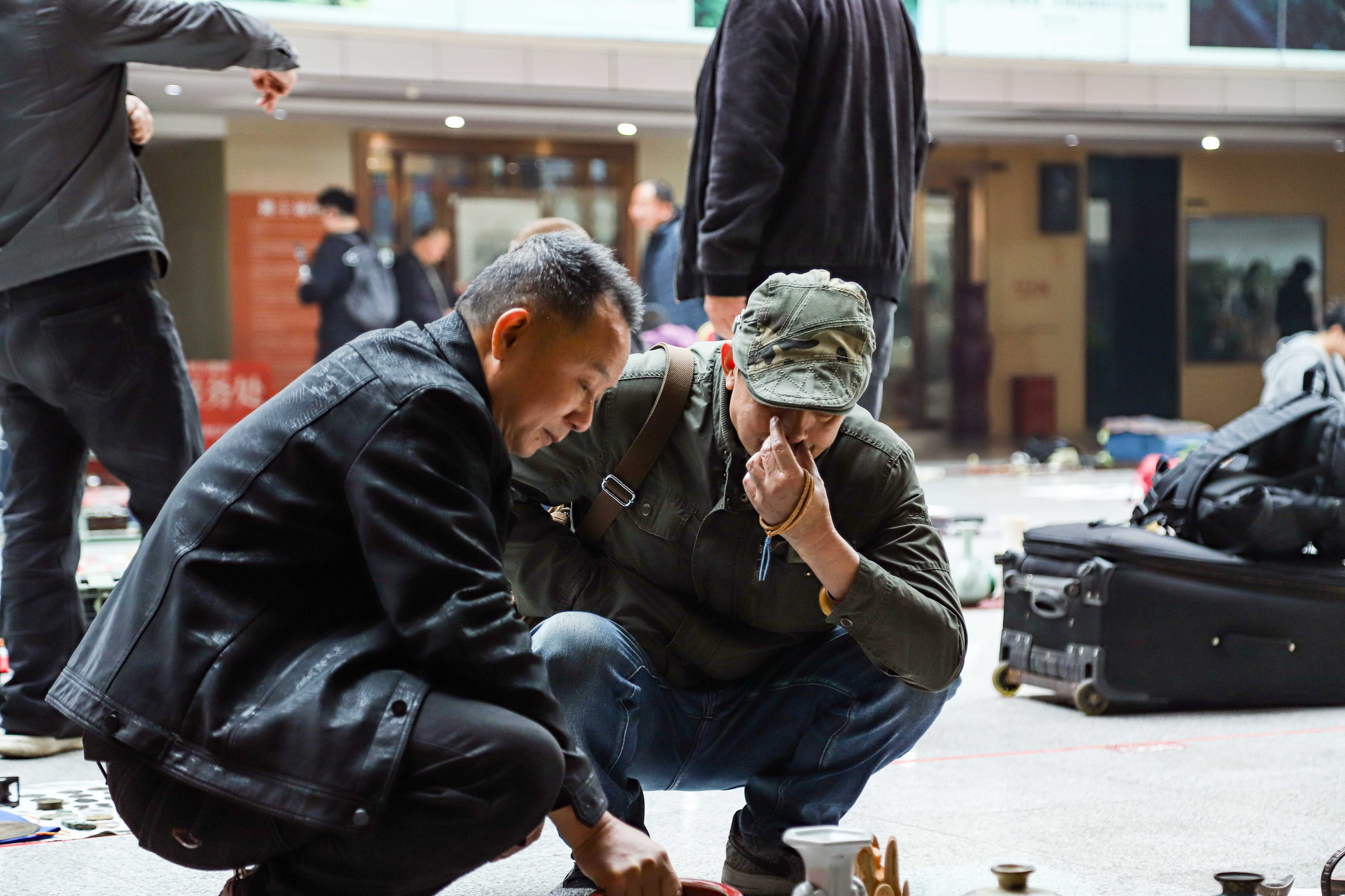 寻瓷春秋启幕倒计时！郑州天下收藏文化街，布展就绪，明日正会捡漏忙！(图4)