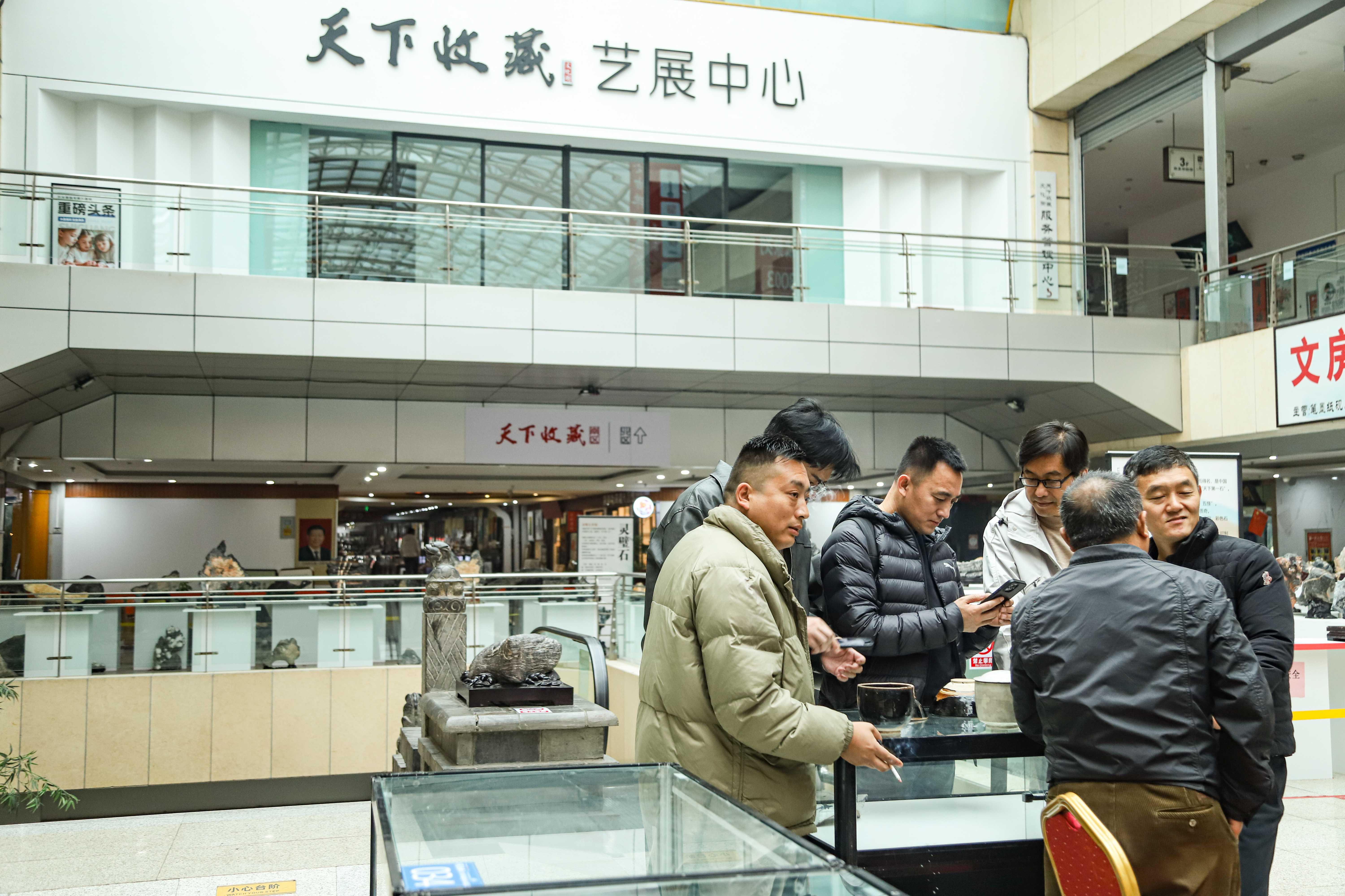 寻瓷春秋启幕倒计时！郑州天下收藏文化街，布展就绪，明日正会捡漏忙！(图17)