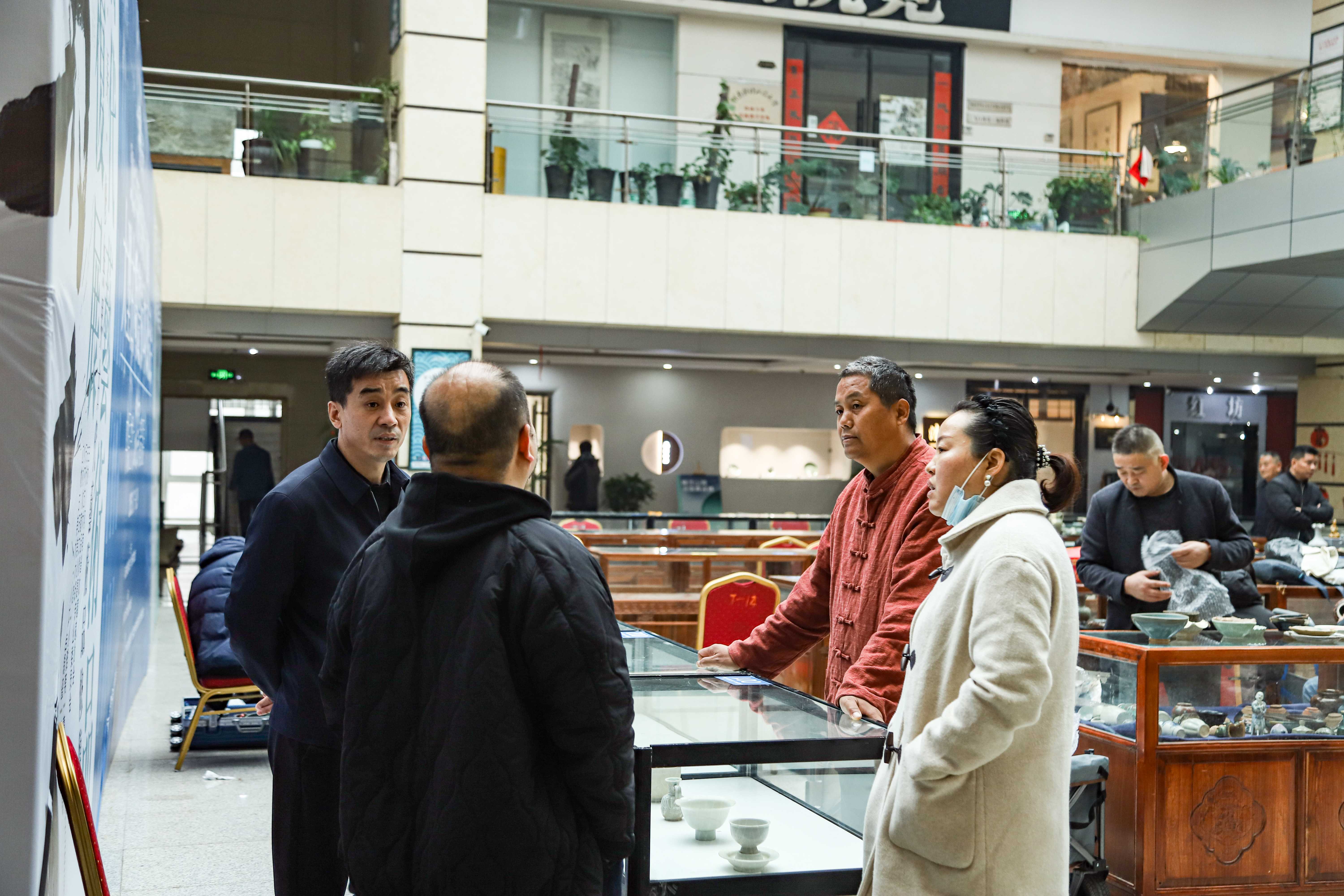 寻瓷春秋启幕倒计时！郑州天下收藏文化街，布展就绪，明日正会捡漏忙！(图26)