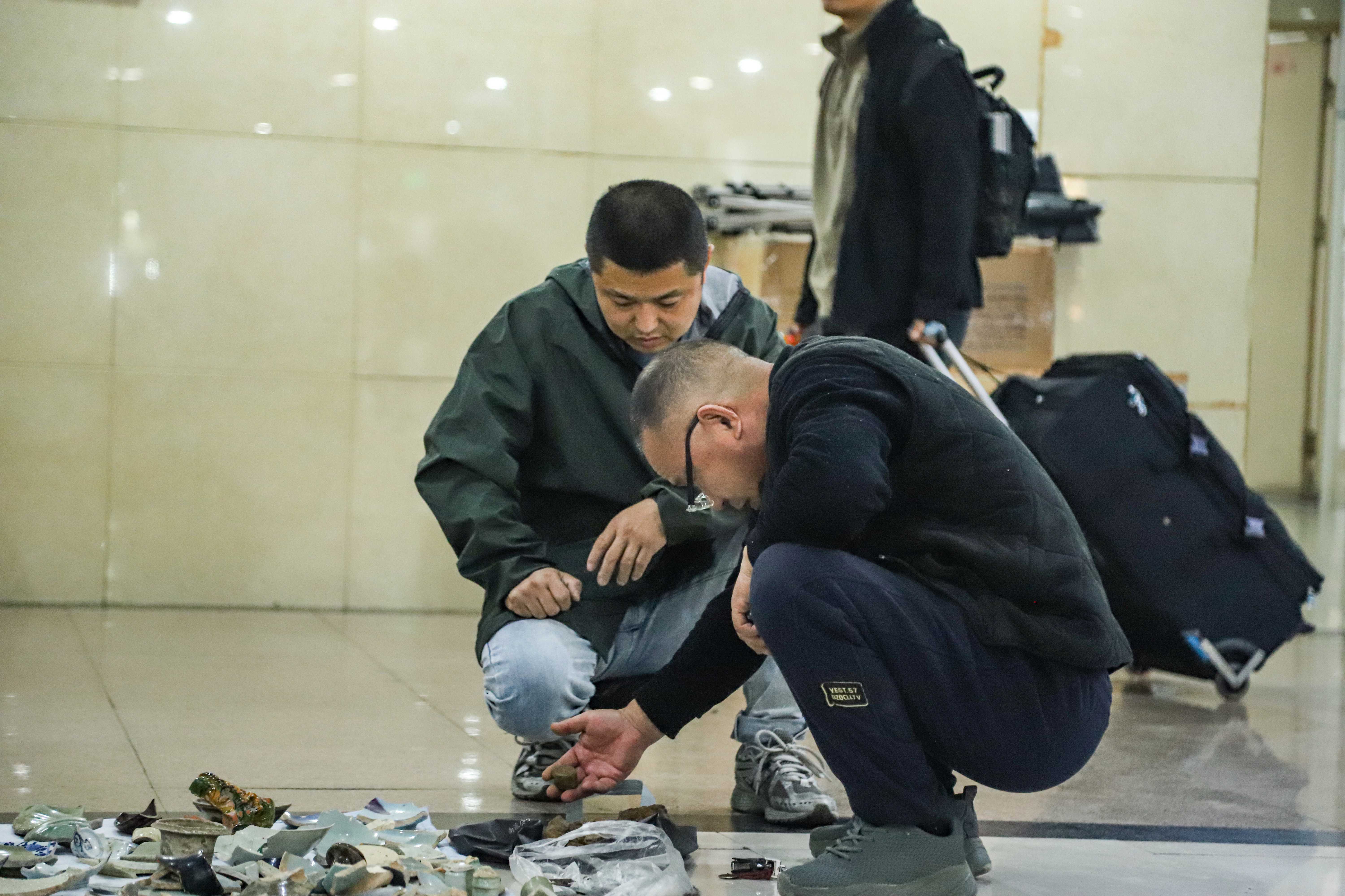 寻瓷春秋启幕倒计时！郑州天下收藏文化街，布展就绪，明日正会捡漏忙！(图9)