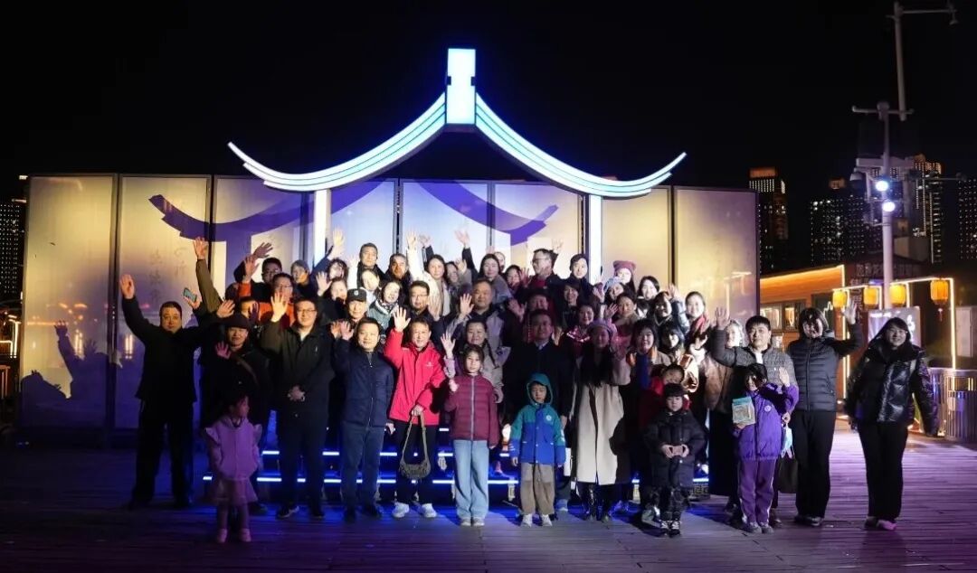 不是游船，是文化方舟！天下收藏&新发展文旅共启《如意龙湖·船说郑州》深度合作之旅(图1)