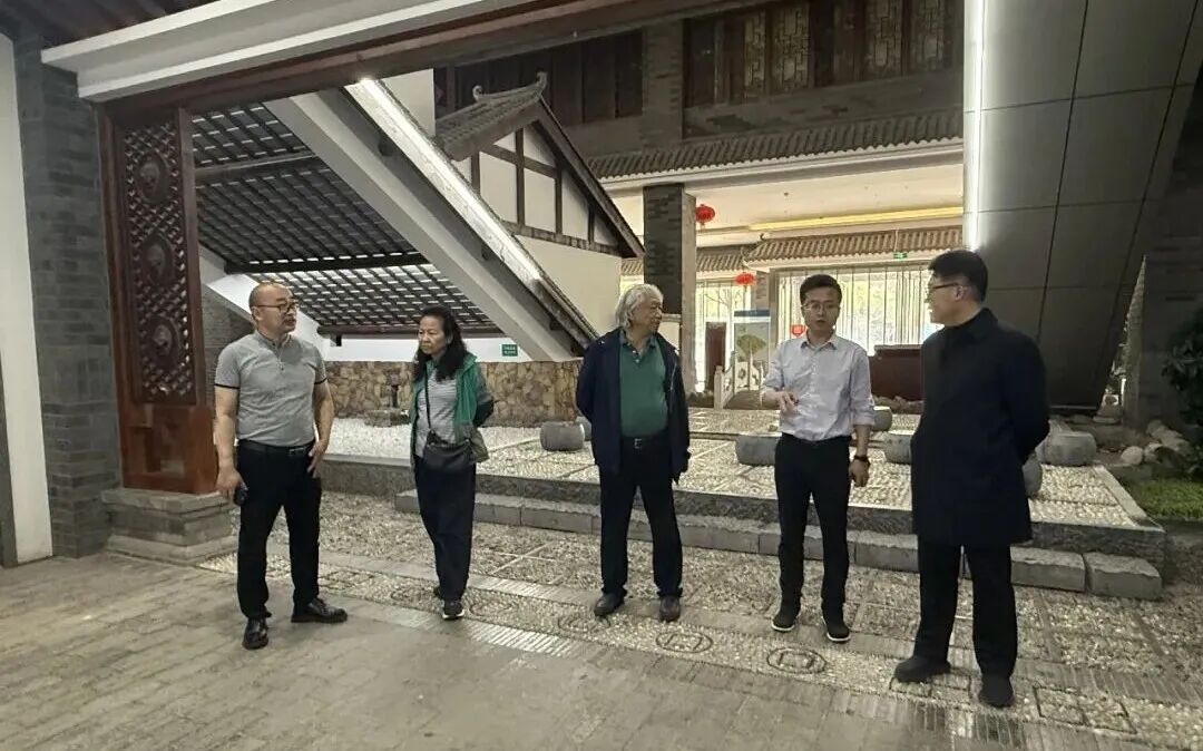 全联民间文物艺术品商会创会会长宋建文一行到访天下收藏！(图2)